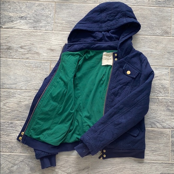 Amazingly comfortable & stylish sweatshirt/jacket - Picture 3 of 3